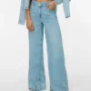 Vmannet jeans med middels høy midje og vid passform