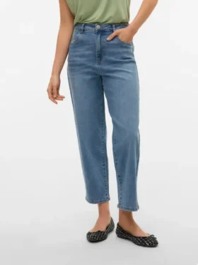 Vmbetty-jeans med høy midje og «mom fit»
