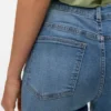 Vmbetty-jeans med høy midje og «mom fit»