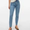 Vmbrenda høytaljede Mom Fit-Jeans til anklene