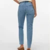 Vmbrenda høytaljede Mom Fit-Jeans til anklene