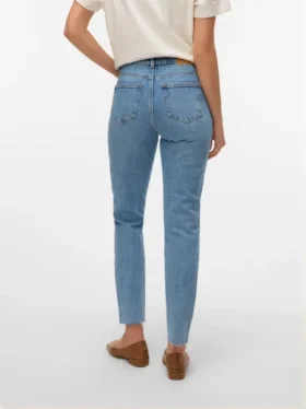 Vmbrenda høytaljede Mom Fit-Jeans til anklene