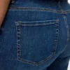 Vmcflash-jeans med middels høy midje og utvidet passform
