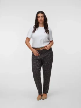 Vmctessa jeans med høy midje og «mom fit»
