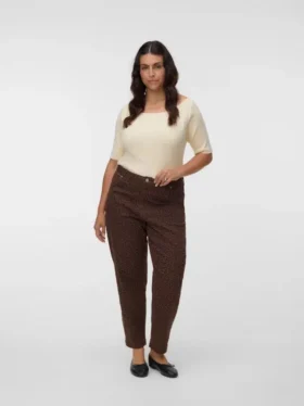 Vmctessa jeans med høy midje og «mom fit»