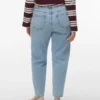 Vmctessa jeans med høy midje og «mom fit»