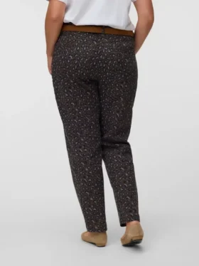Vmctessa jeans med høy midje og «mom fit»
