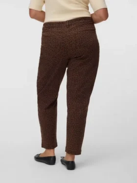 Vmctessa jeans med høy midje og «mom fit»
