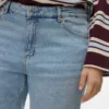 Vmctessa jeans med høy midje og «mom fit»