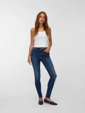Vmflash-jeans med middels høy midje og smal passform