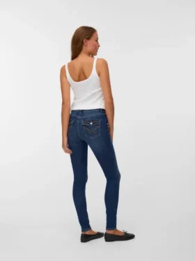 Vmflash-jeans med middels høy midje og smal passform