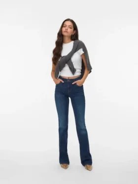 Vmflash-jeans med middels høy midje og utvidet passform