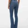 Vmflash-jeans med middels høy midje og utvidet passform