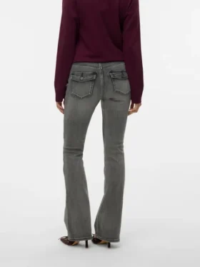 Vmflash-jeans med middels høy midje og utvidet passform