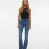 Vmflash-jeans med middels høy midje og utvidet passform