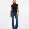Vmflash jeans med middels høy midje og utvidet passform