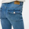 Vmflash-jeans med middels høy midje og utvidet passform