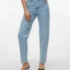 Vmtessa jeans med høy midje og «mom fit»