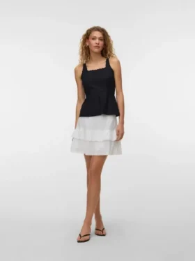 Vmtrine kort shorts med middels høy midje
