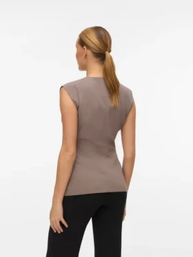 Vmwera skreddersydd vest